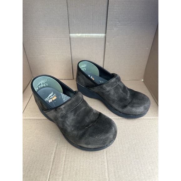 Dansko Shoes - Dansko XP 2.0 Clogs Womens US 7.5–8 EU 38 Brown Suede Slip On Comfort